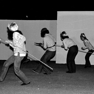 1977 - Christophe Colomb ou Quoi de n'oeuf à l'Ouest - Emile Zeizig - Terrain de sport de la MJC